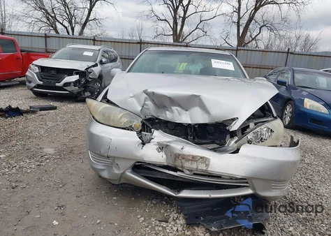 2006 Toyota Camry Le z USA, uszkodzony, nr VIN 4T1BE32K86U139137